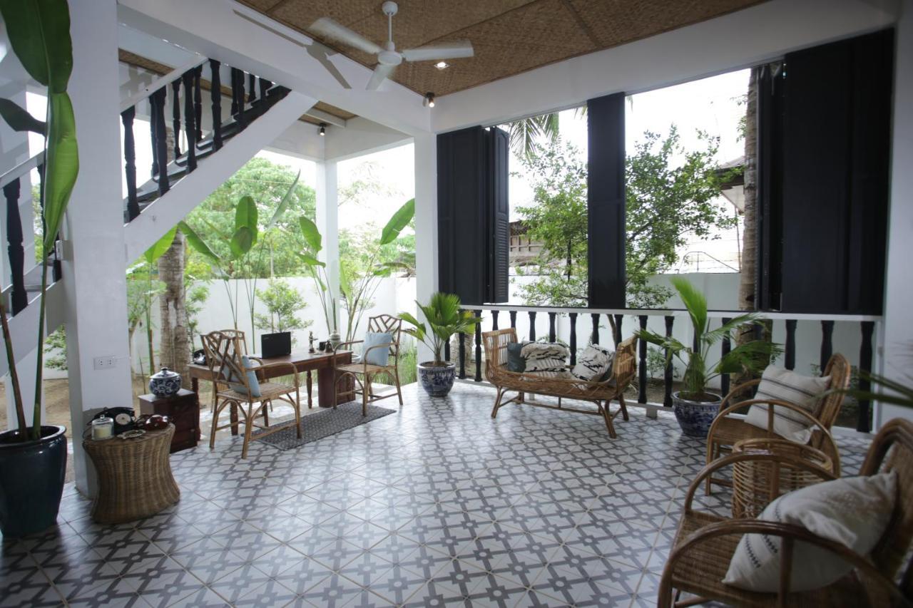 The Colonial Hotel Puerto Princesa Buitenkant foto